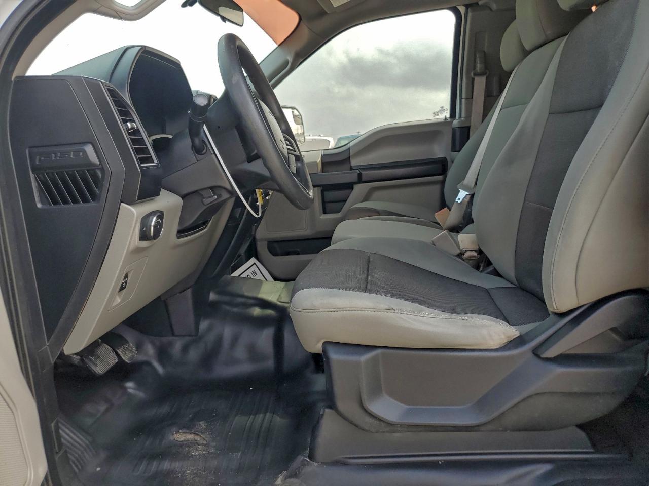 Ford F-150 Super Cab Image 4