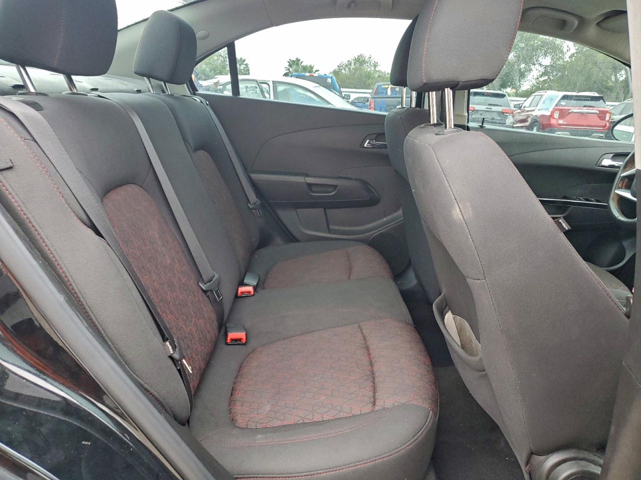 Chevrolet Sonic Lt Image 4