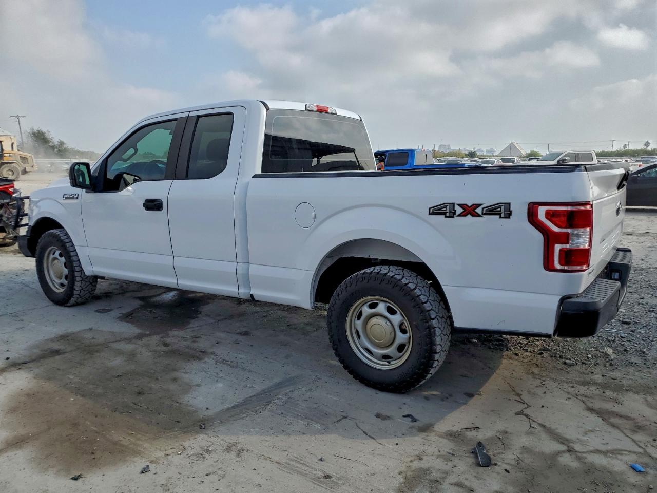 Ford F-150 Super Cab Image 2