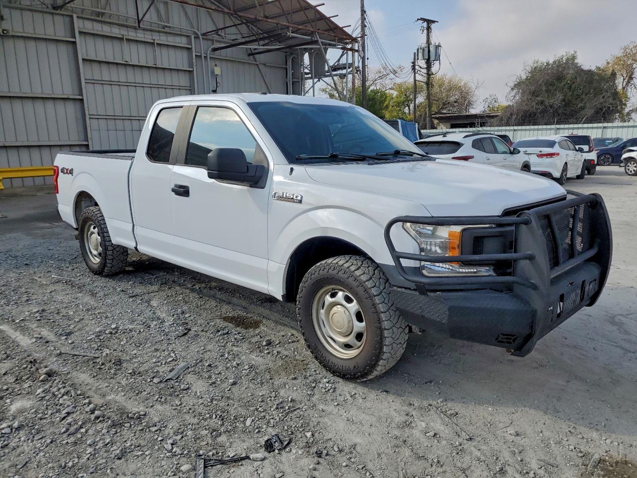 Ford F-150 Super Cab Image 12