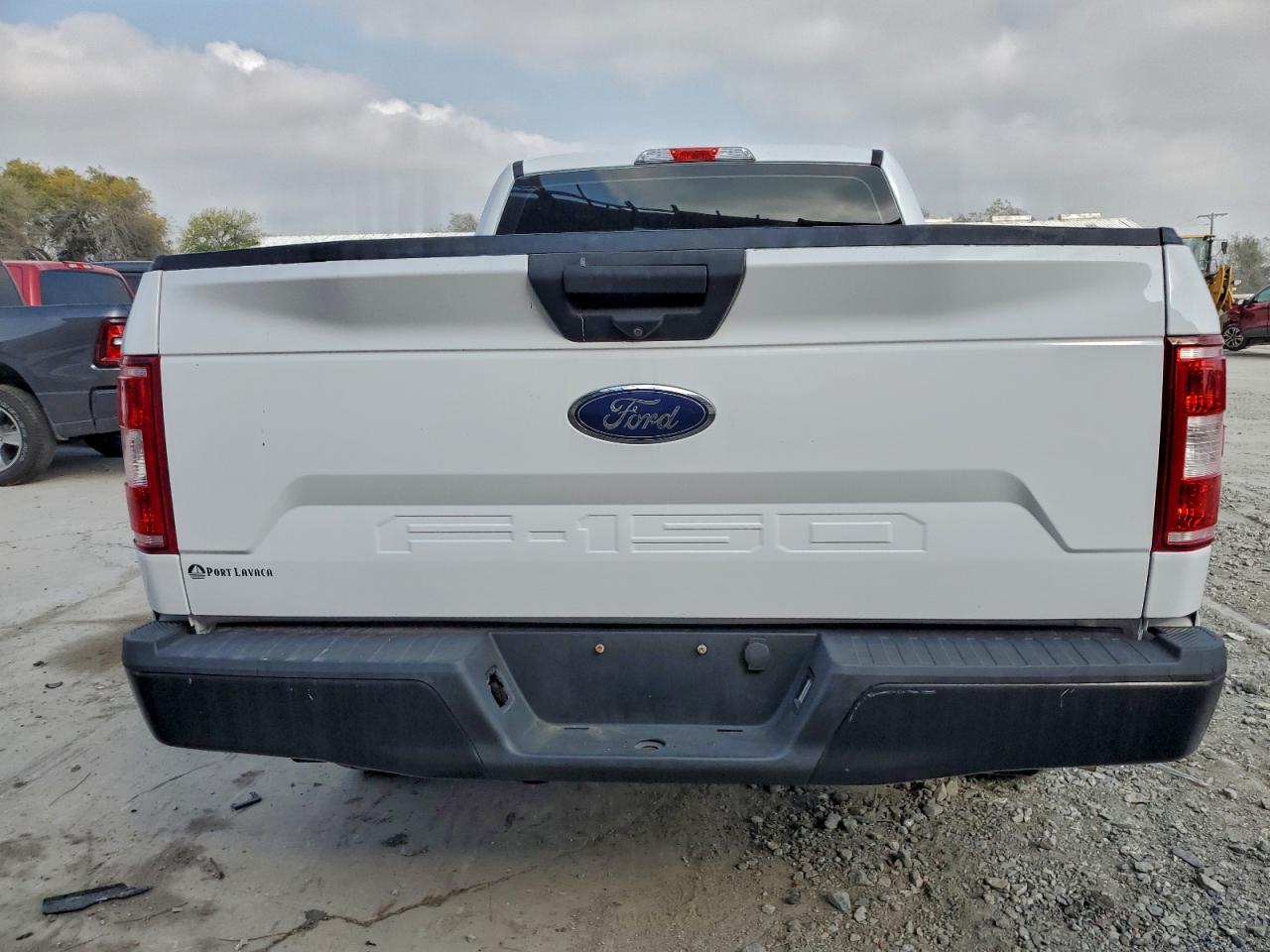 Ford F-150 Super Cab Image 5