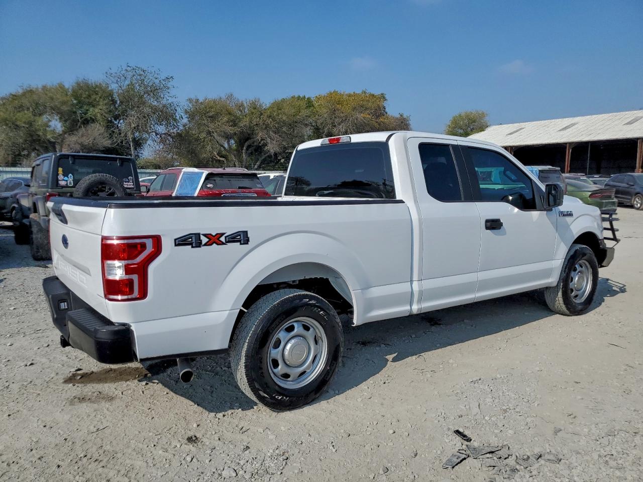Ford F-150 Super Cab Image 3