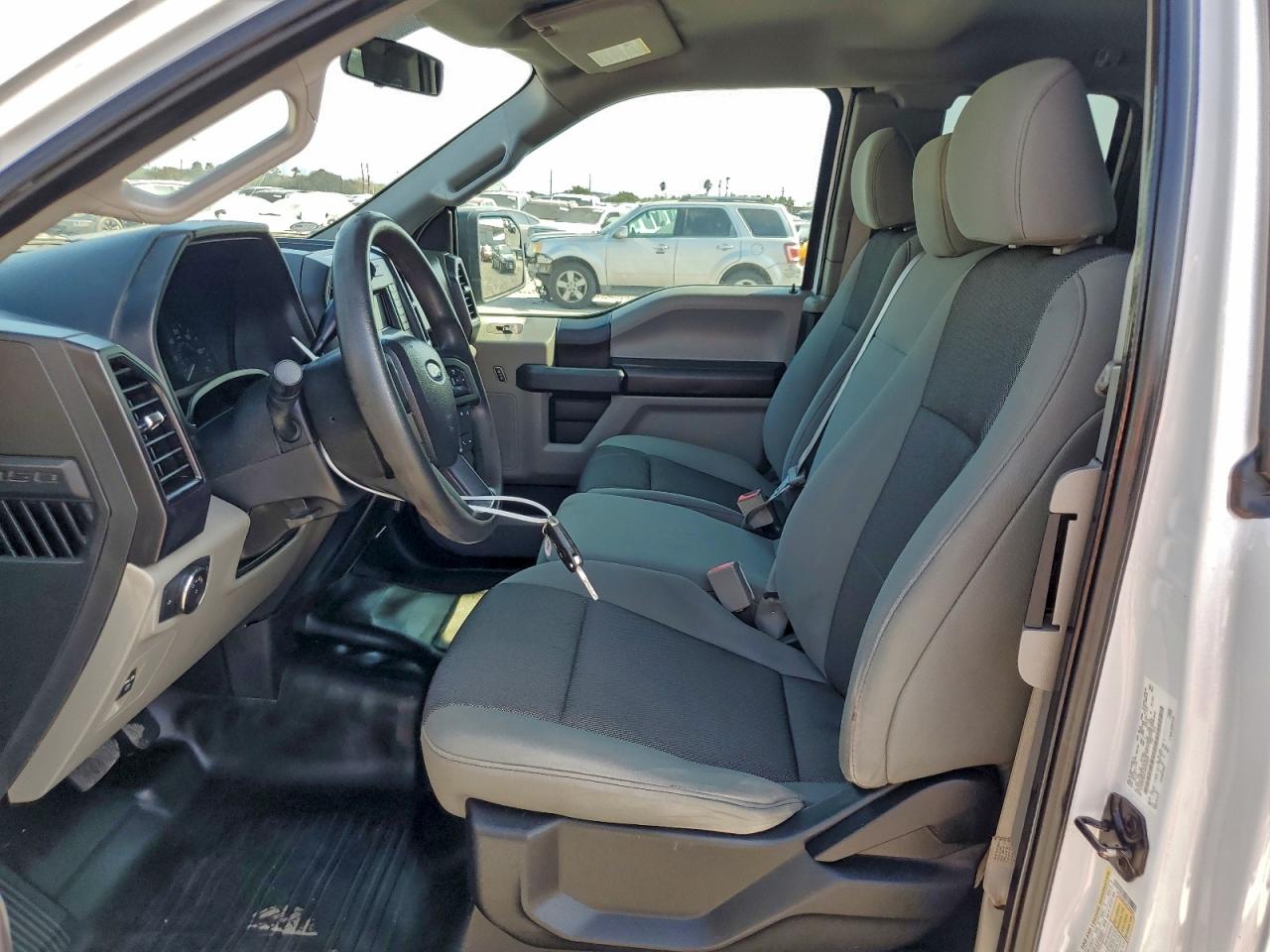 Ford F-150 Super Cab Image 10