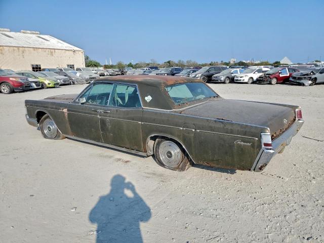 Lincoln Continental Image 12