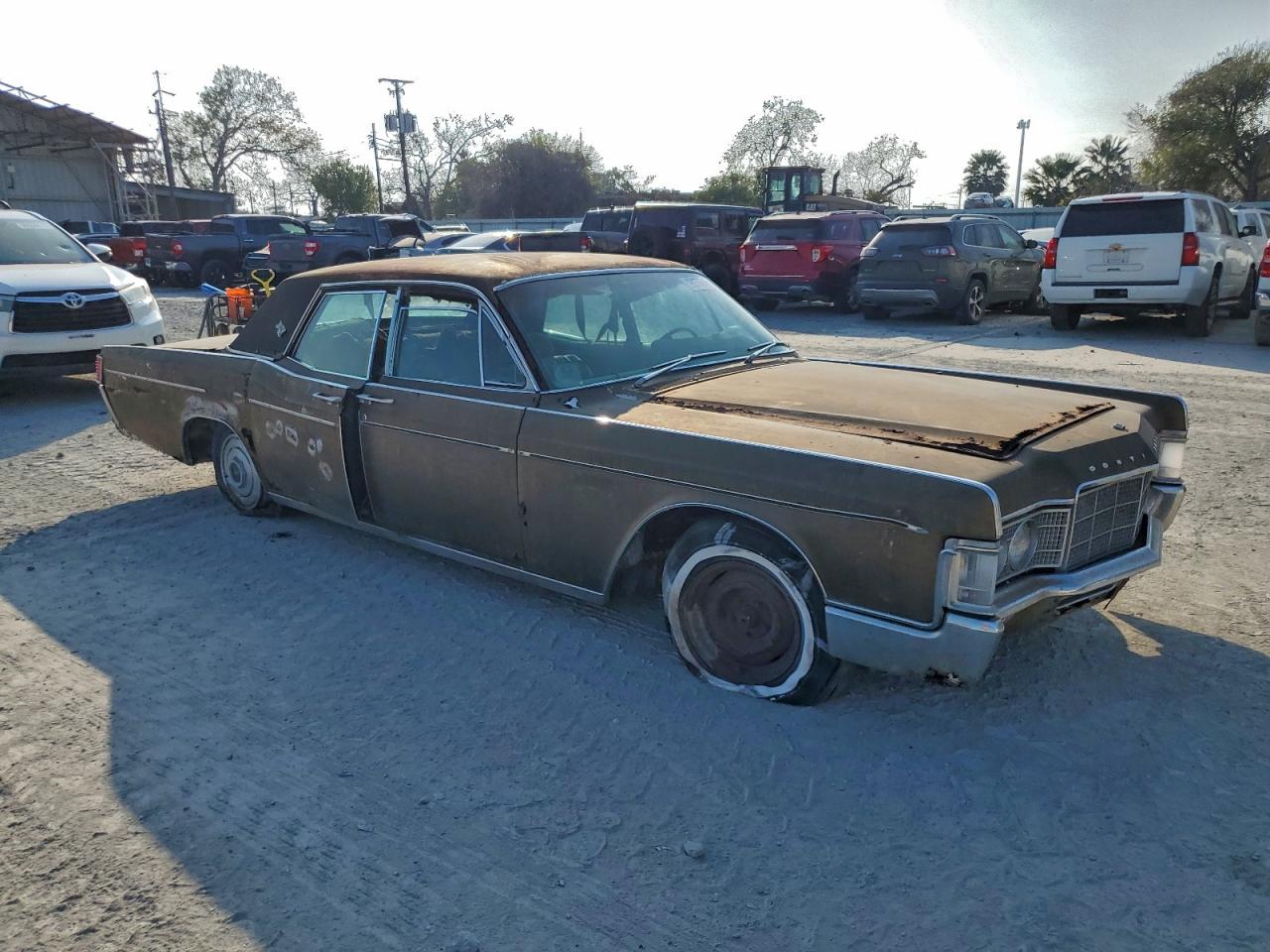 Lincoln Continental Image 7