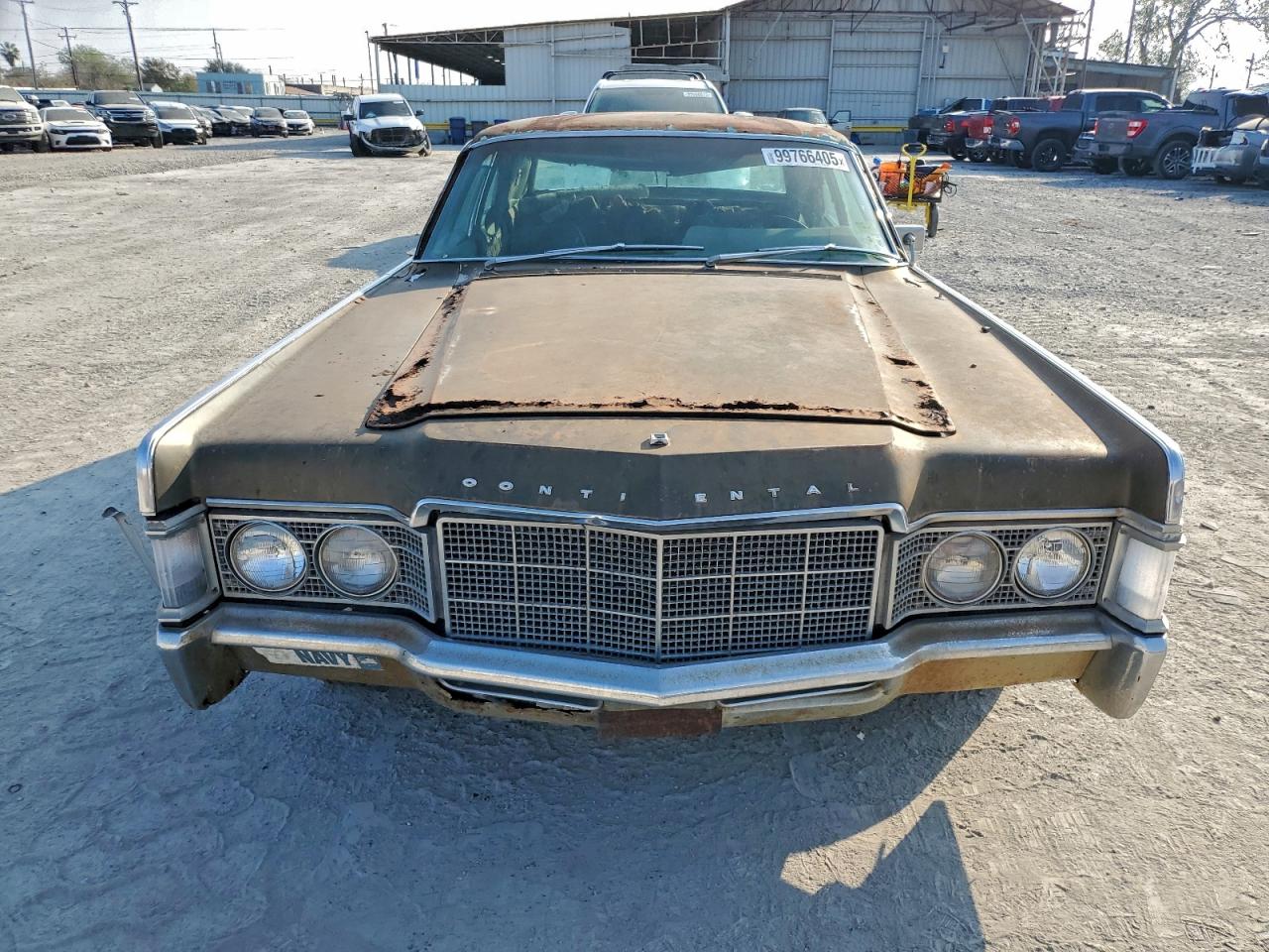 Lincoln Continental Image 6