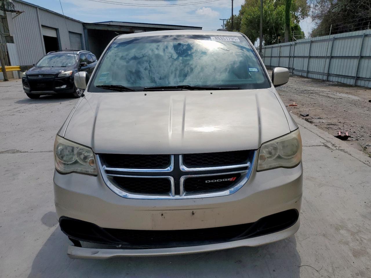Dodge Caravan Sxt Image 5