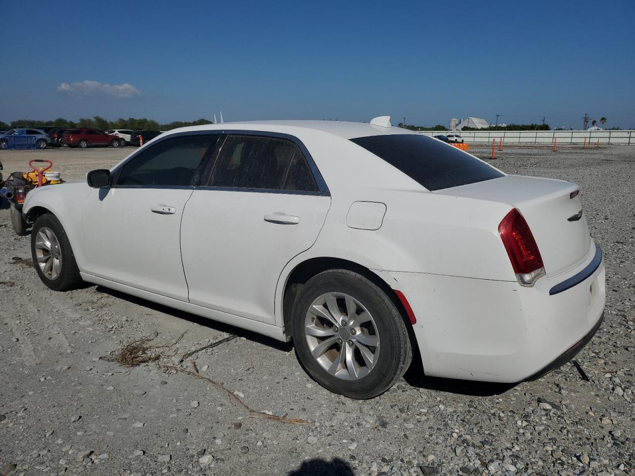 Chrysler 300 Limited Image 9