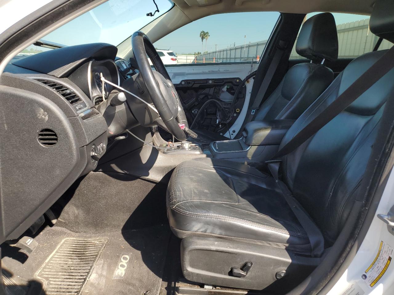 Chrysler 300 Limited Image 5