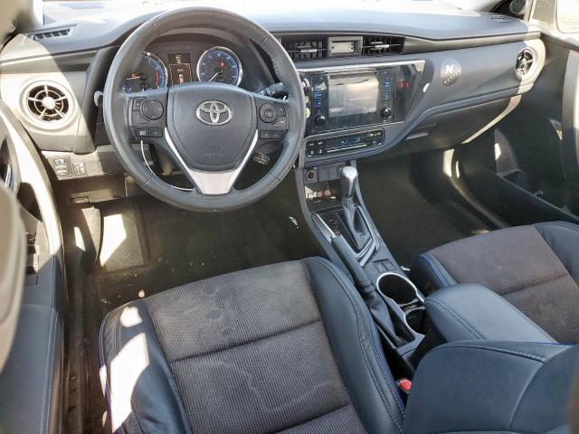 Toyota Corolla L Image 9