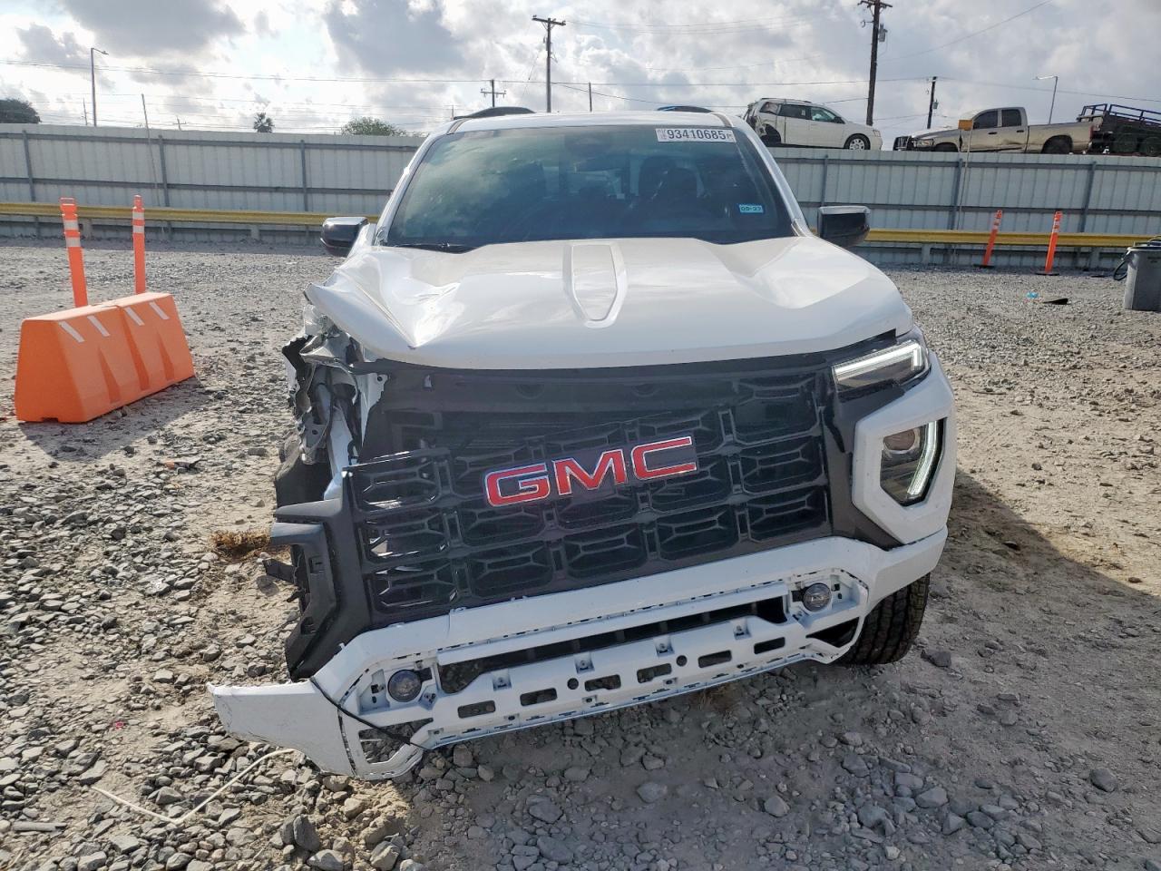 GMC Canyon Elevation Image 2