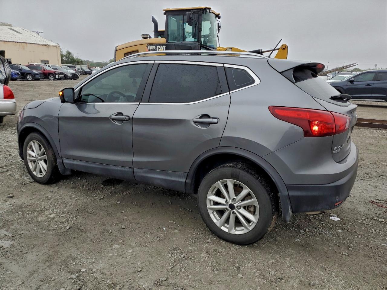 Nissan Rogue S Image 2