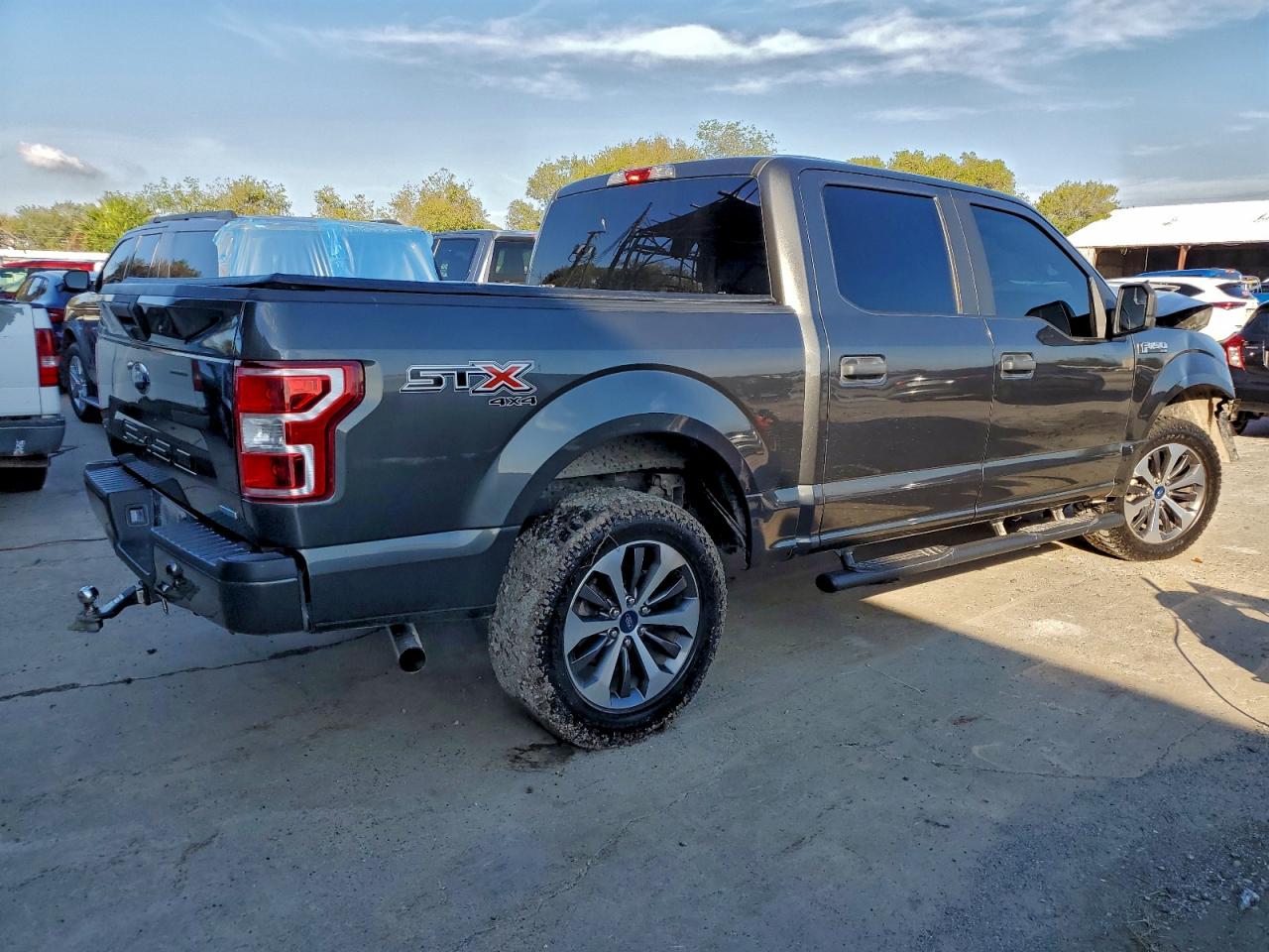 Ford F-150 Supercrew Image 4