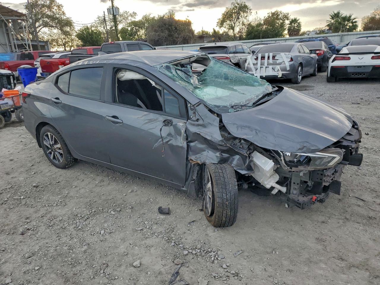 Nissan Versa Sv Image 9