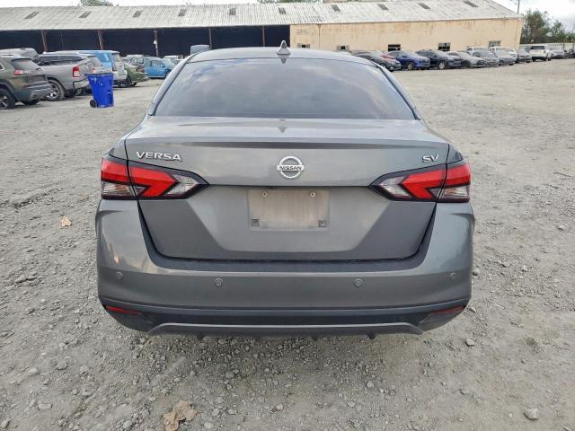 Nissan Versa Sv Image 2