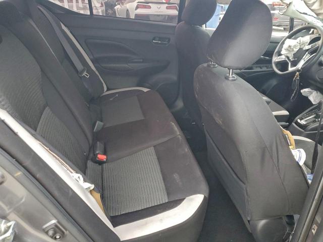 Nissan Versa Sv Image 4