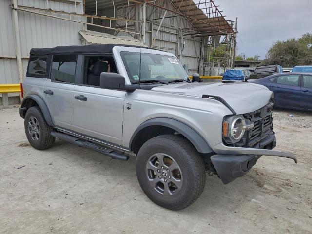 Ford Bronco Base Image 4