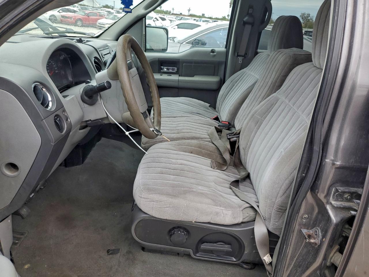 Ford F-150 Supercrew Image 6