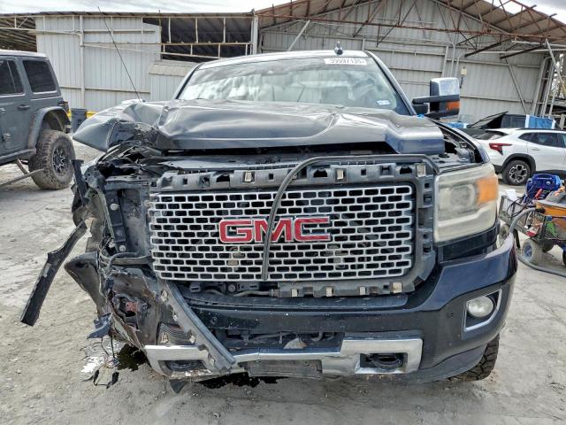 GMC Sierra K2500 Denali Image 3