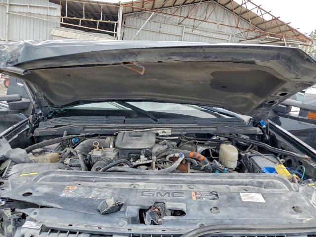 GMC Sierra K2500 Denali Image 10