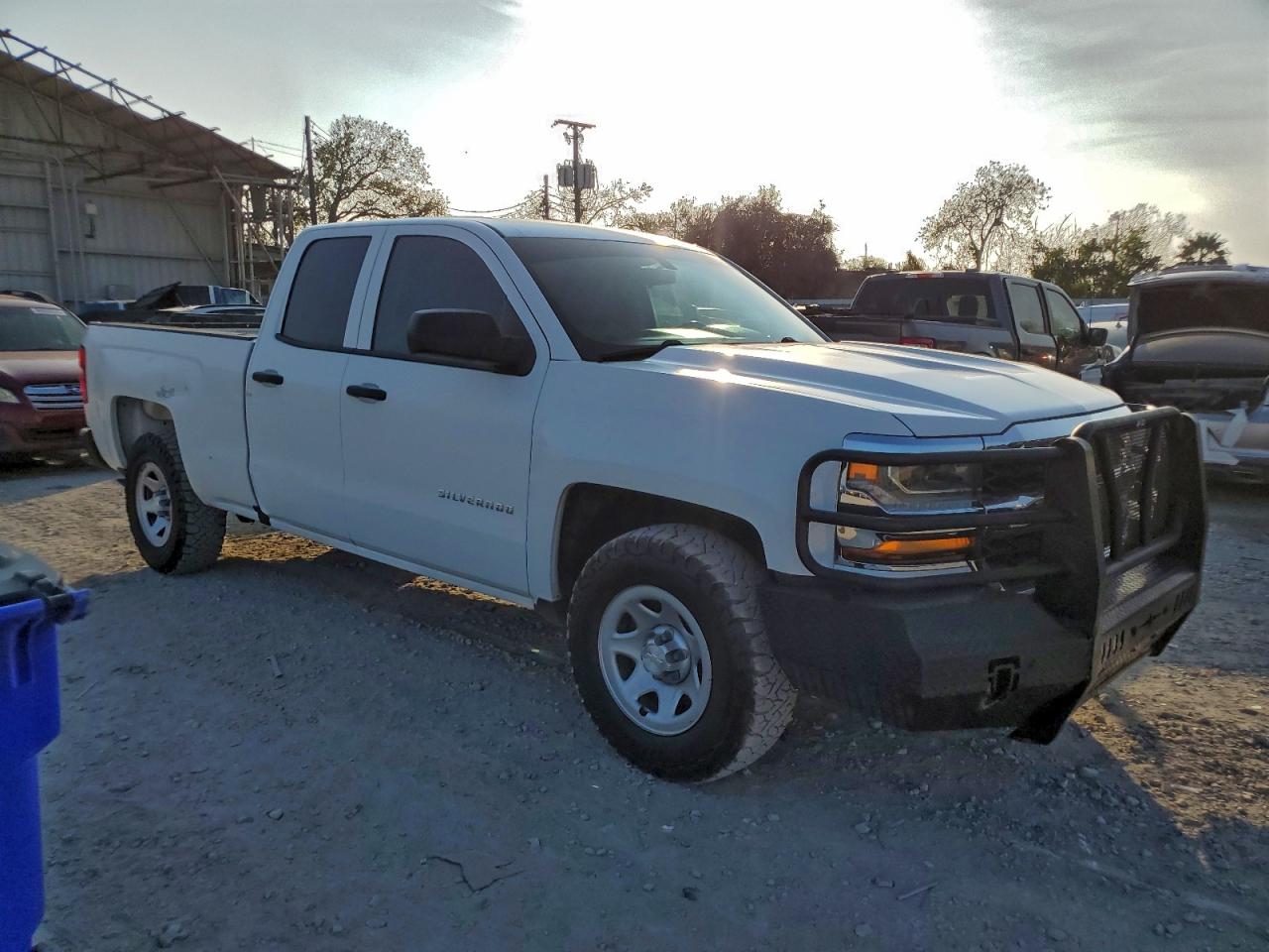 Chevrolet Silverado K1500 Base/ls Image 5