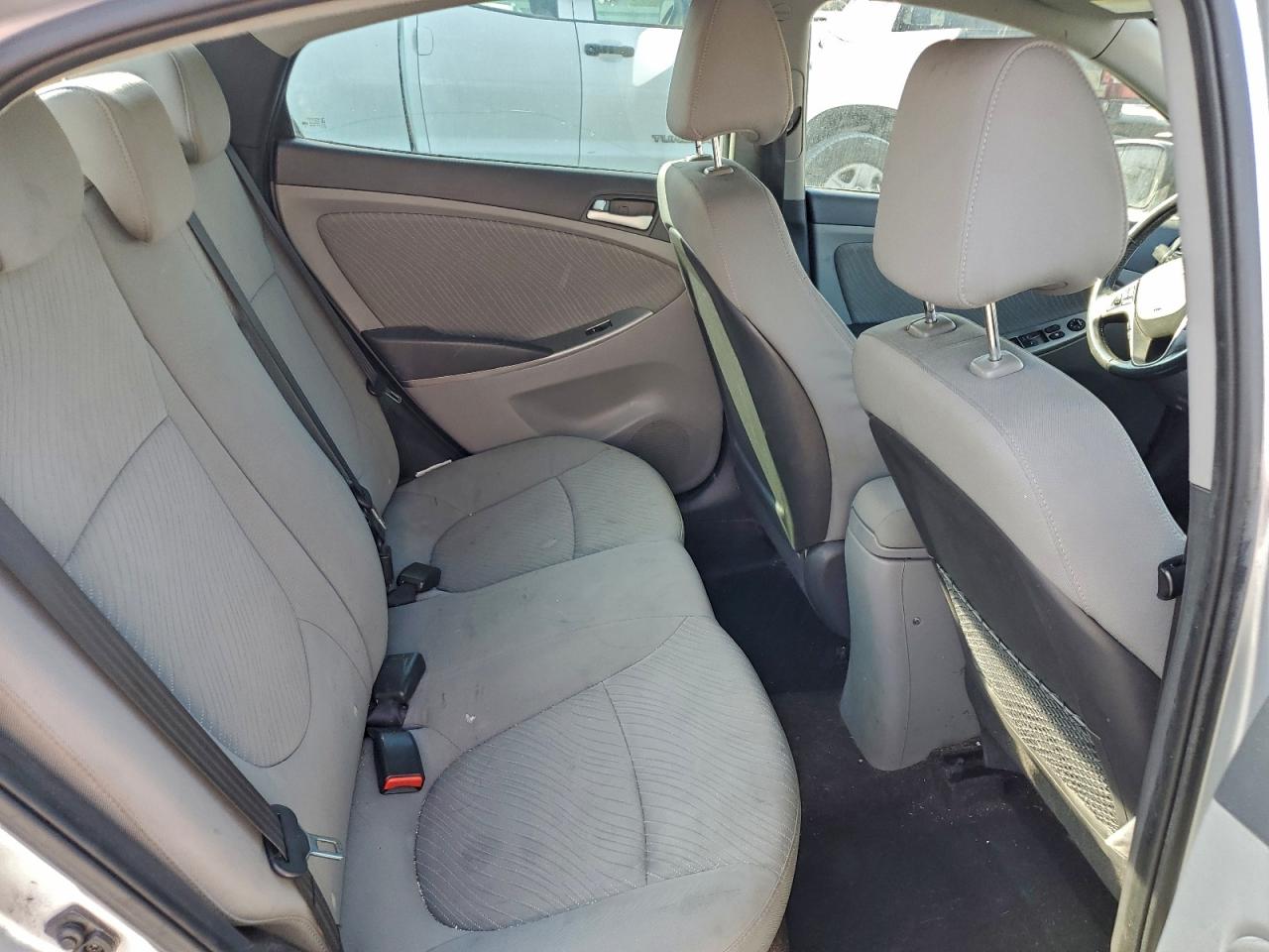 Hyundai ACCENT Se Image 9