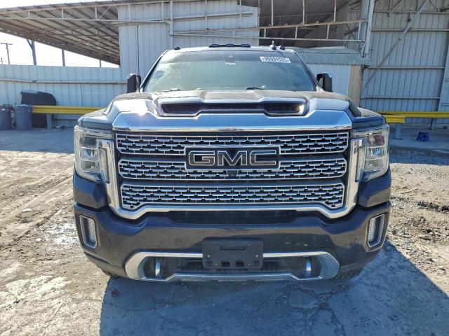 GMC Sierra K2500 Denali Image 3