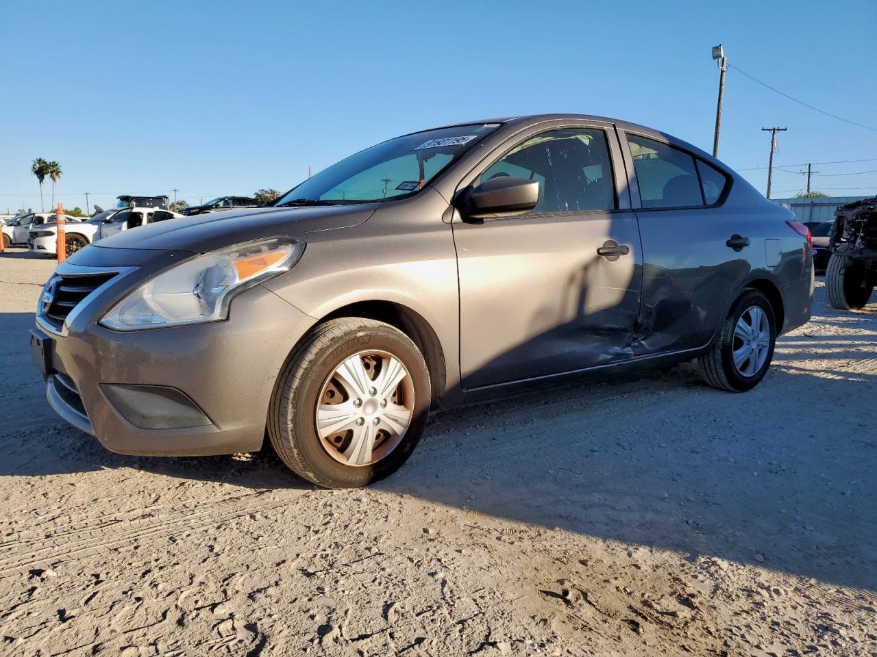 Nissan Versa S Image 1