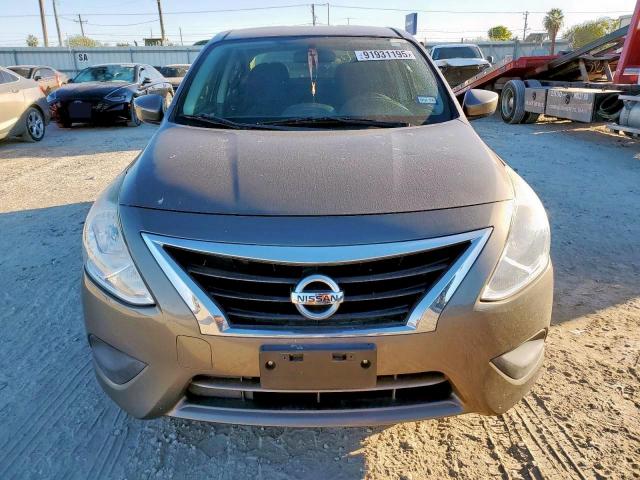 Nissan Versa S Image 5