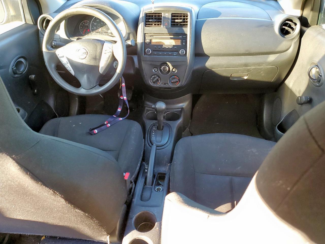 Nissan Versa S Image 3