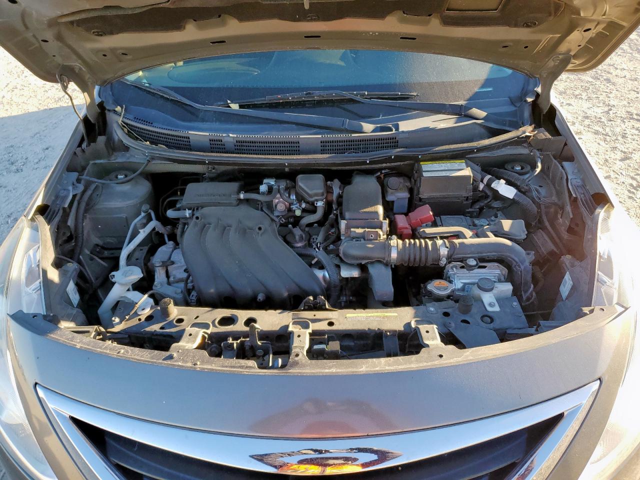 Nissan Versa S Image 9