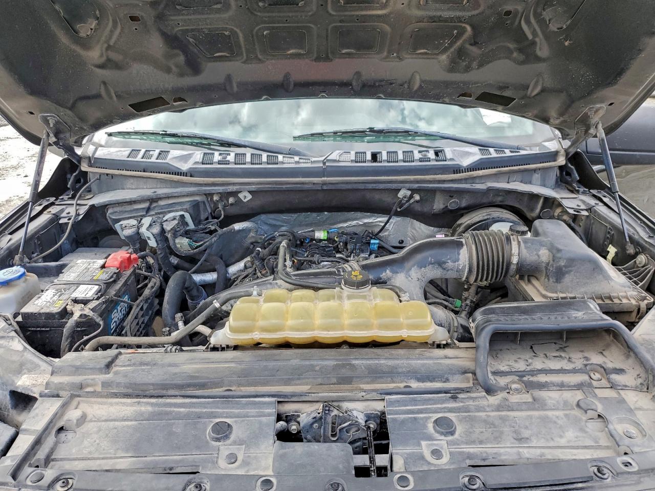 Ford F-150 Supercrew Image 11