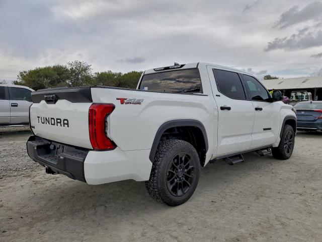 Toyota Tundra Crewmax Sr Image 2