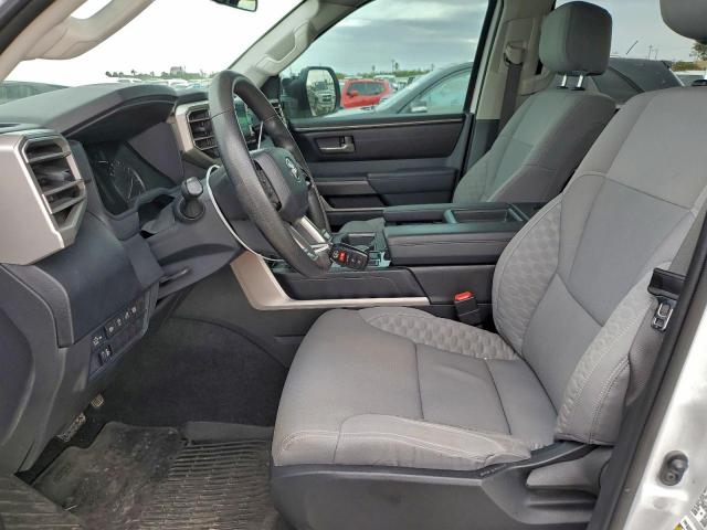 Toyota Tundra Crewmax Sr Image 9