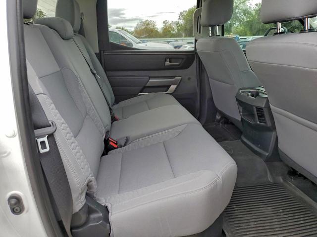 Toyota Tundra Crewmax Sr Image 6