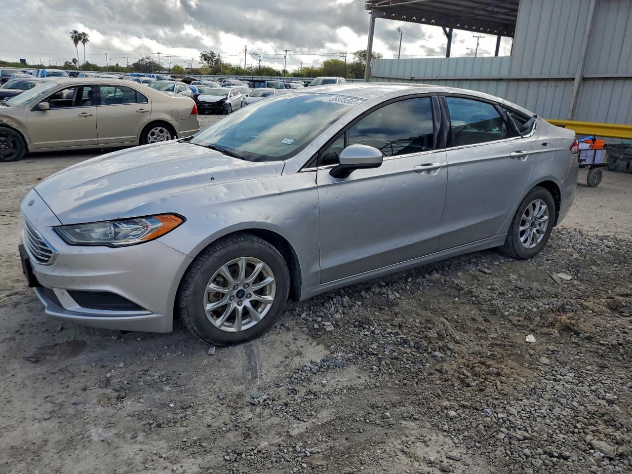 Ford Fusion S Image 1