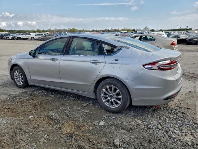 Ford Fusion S Image 2
