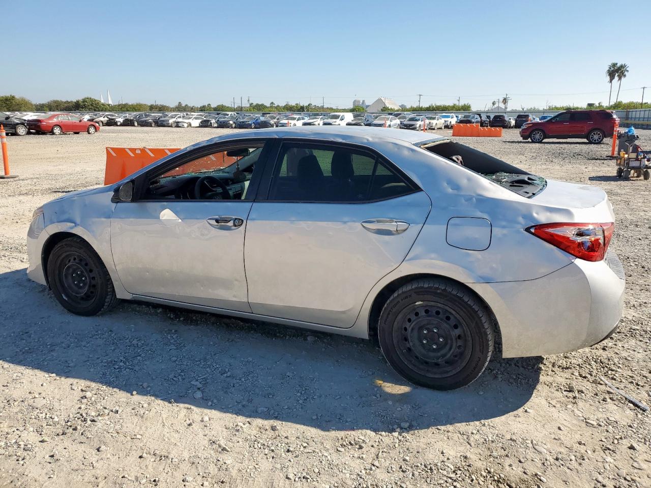 Toyota Corolla L Image 2