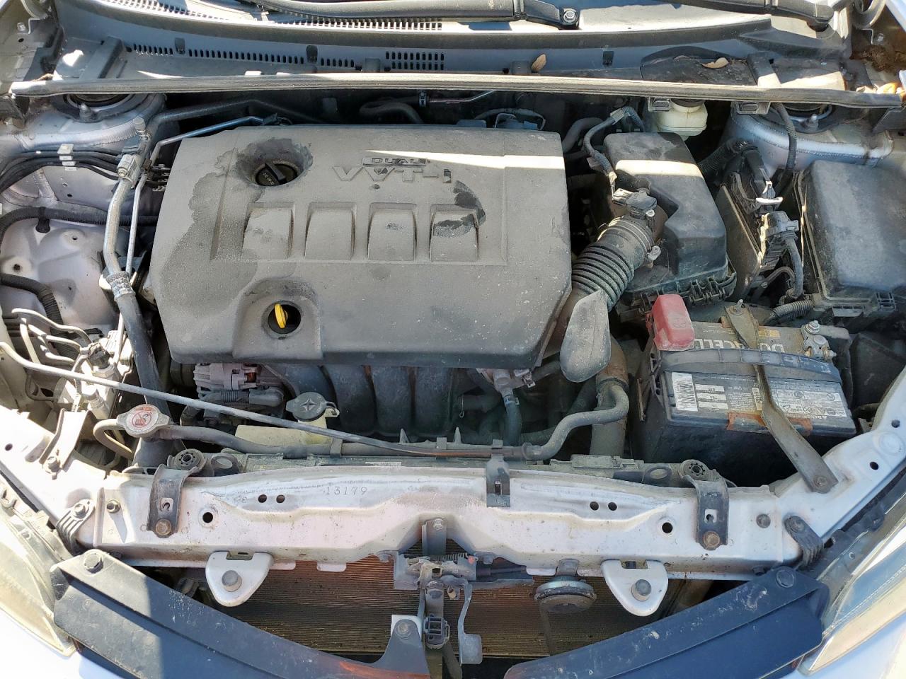 Toyota Corolla L Image 8