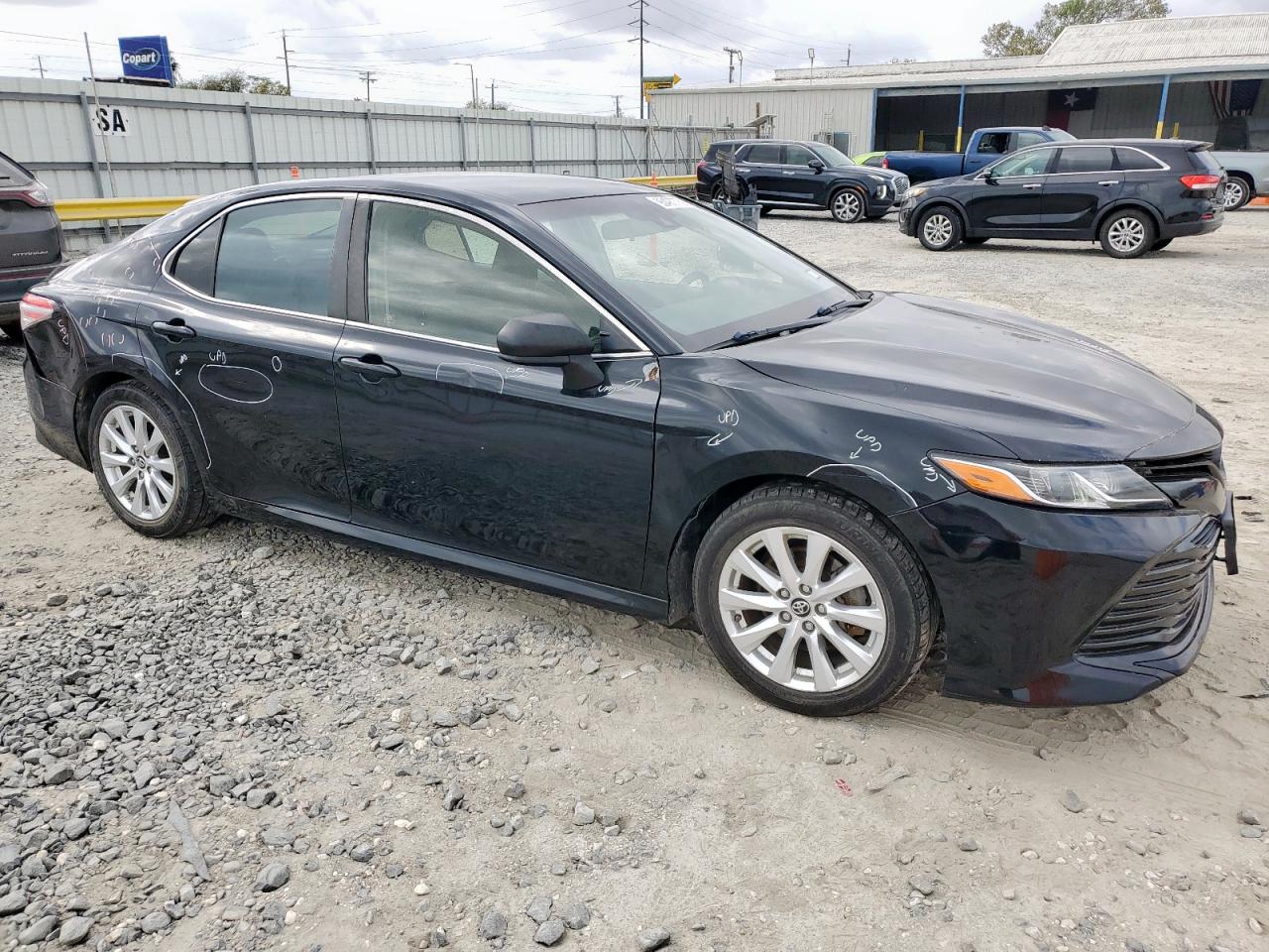 Toyota Camry L Image 8