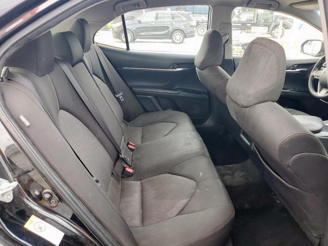 Toyota Camry L Image 10