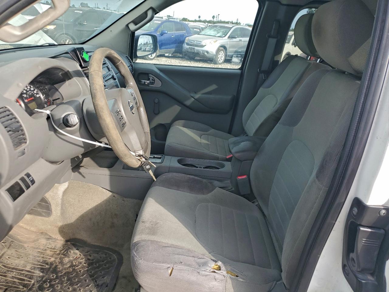 Nissan Frontier S Image 8