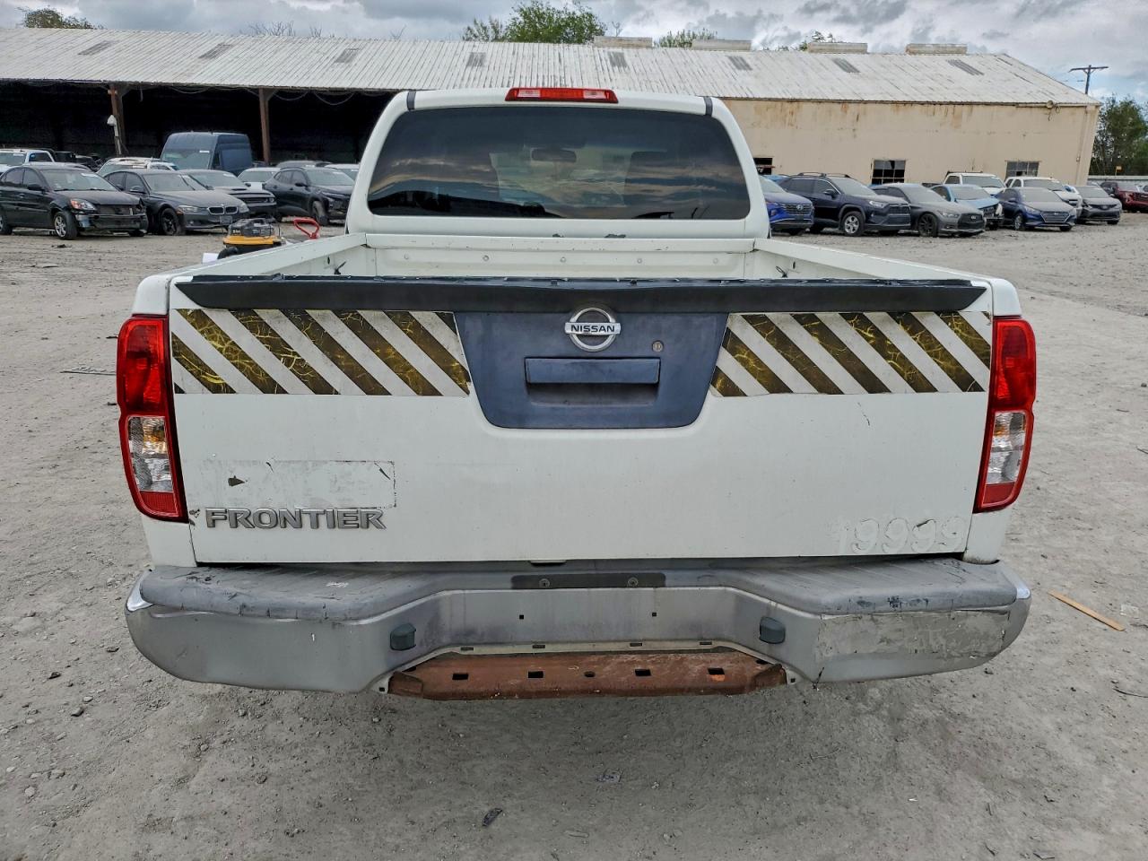 Nissan Frontier S Image 10