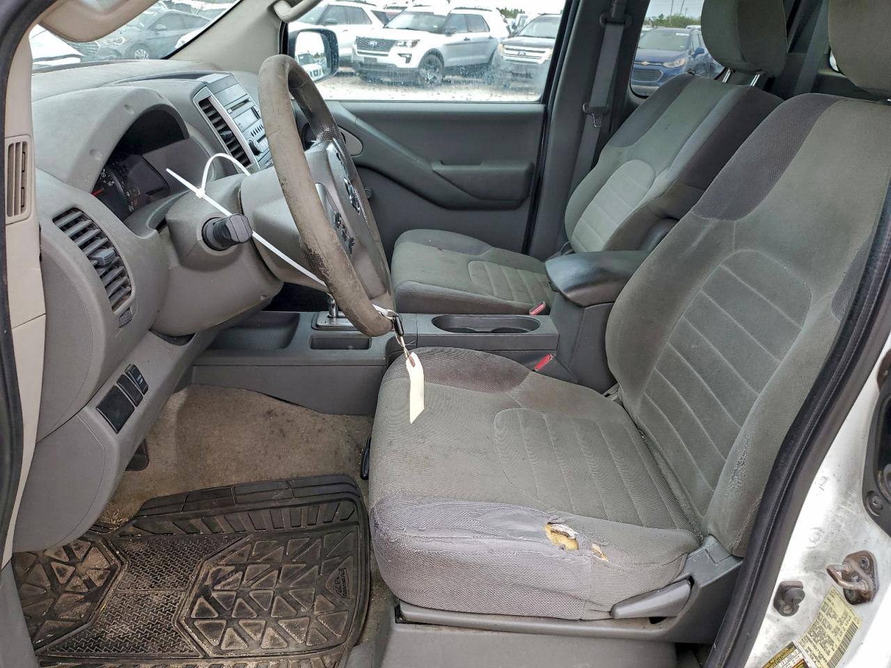 Nissan Frontier S Image 11