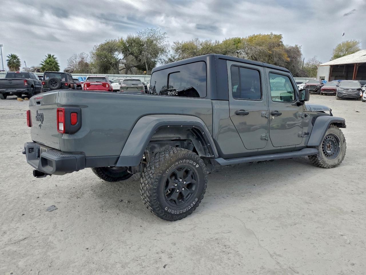 Jeep Gladiator Sport Image 5