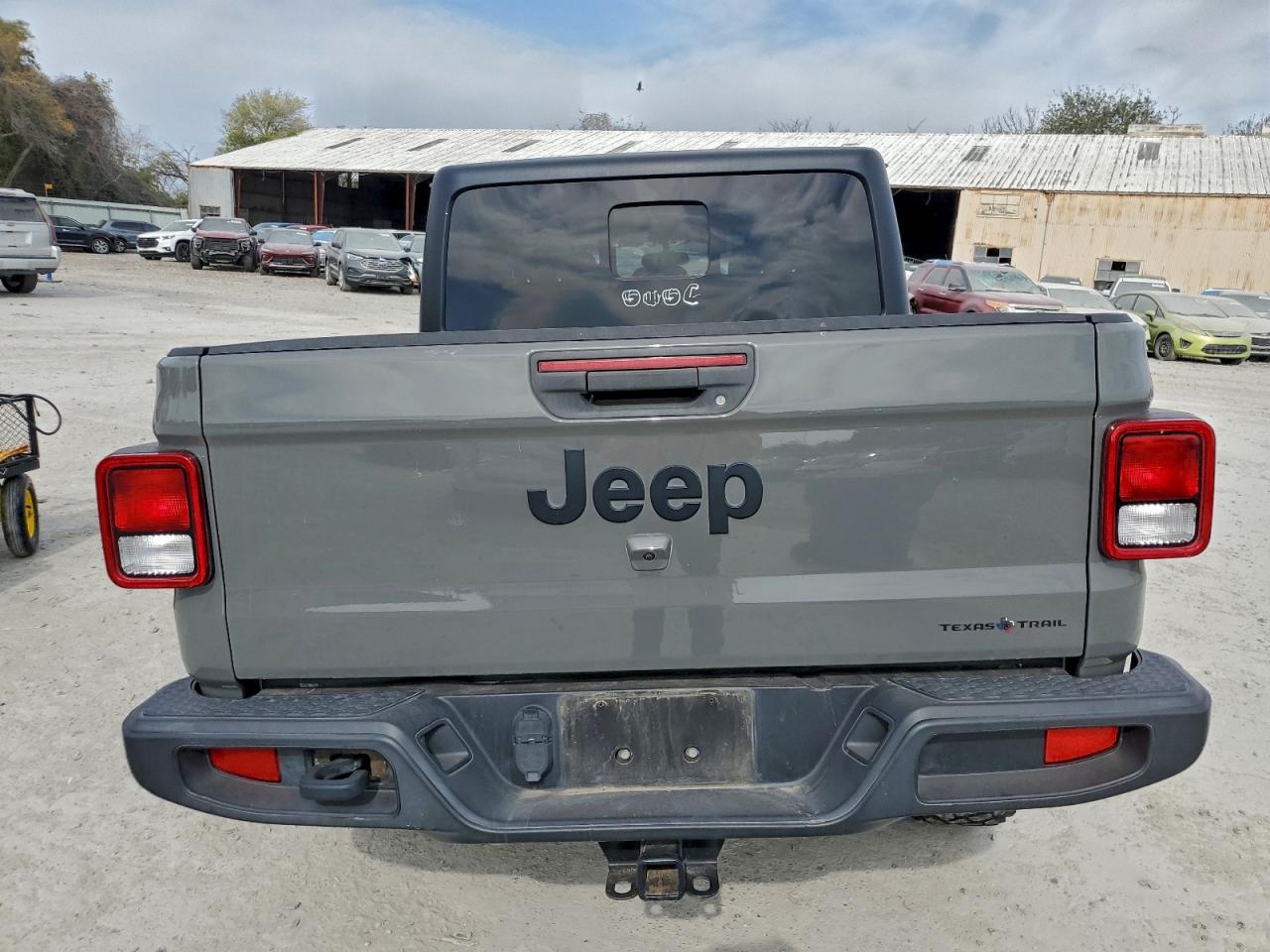 Jeep Gladiator Sport Image 4