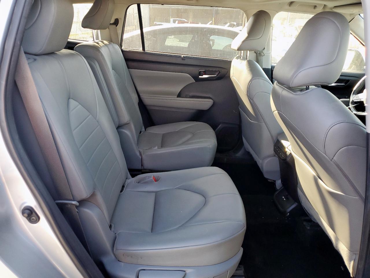 Toyota Highlander Xle Image 4