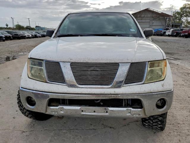 Nissan Frontier Crew Cab Le Image 10