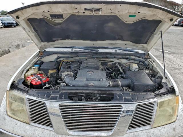 Nissan Frontier Crew Cab Le Image 8