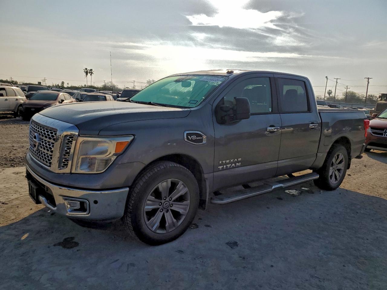 Nissan Titan Sv Image 1